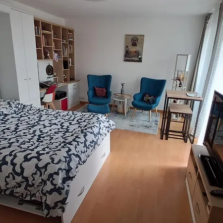Charming T1 With Balcony In Appartement Hyères